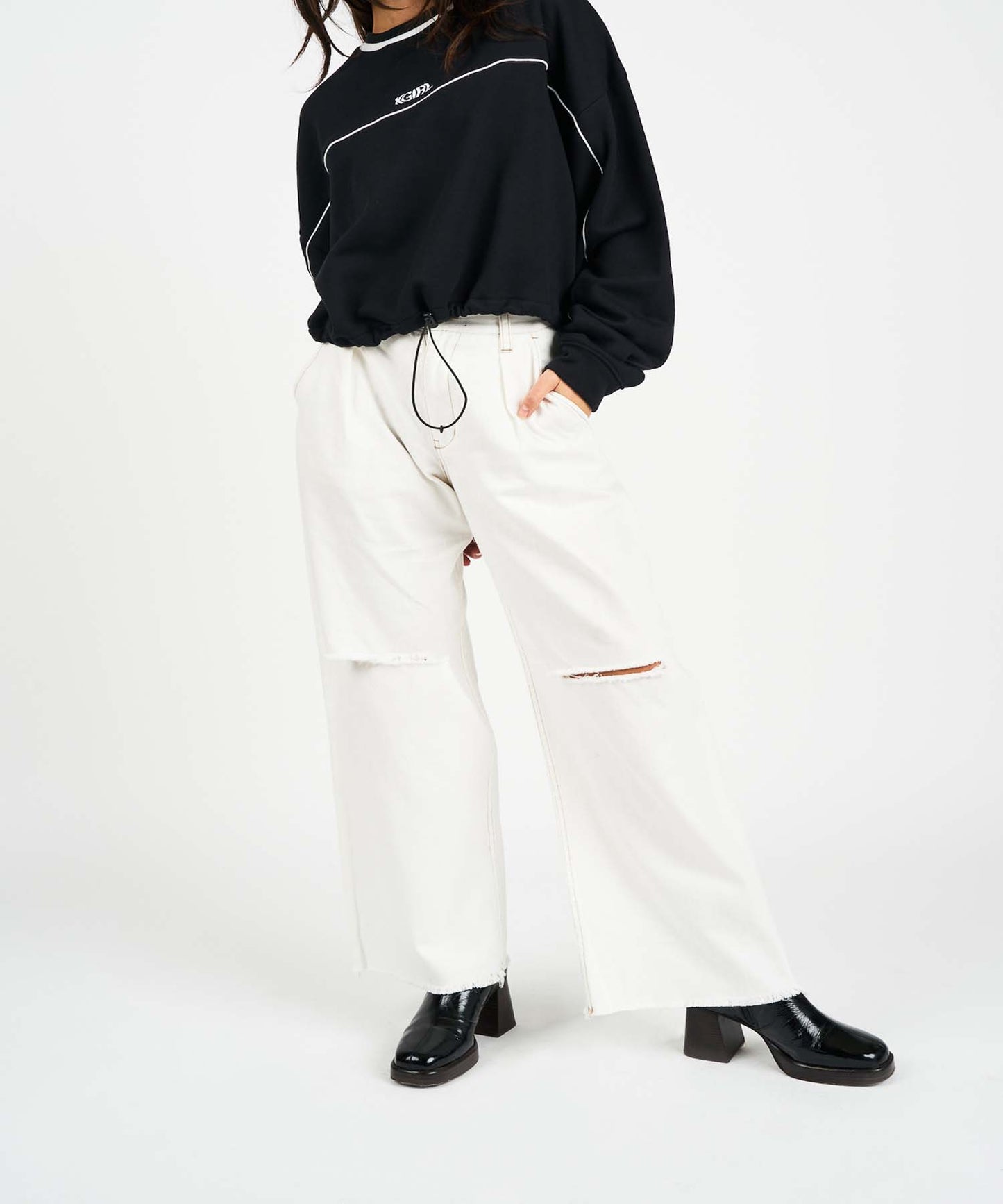 KNEE SLIT WIDE LEG DENIM PANTS