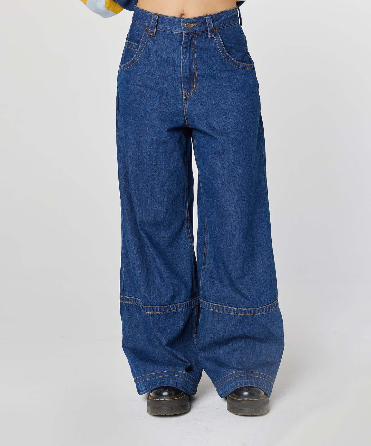 BAGGY FLARE PANTS