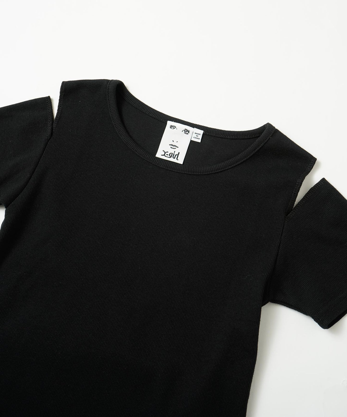 CUT OUT SHOULDER S/S TOP