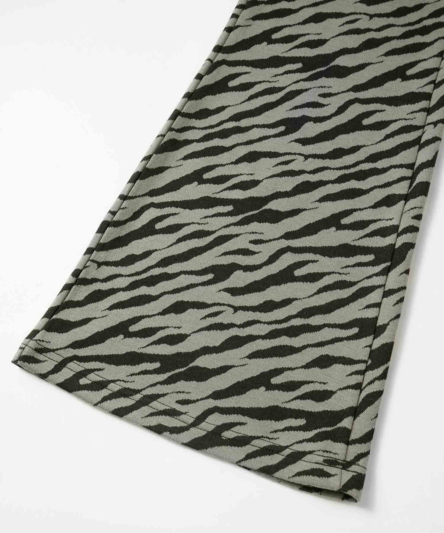 ZEBRA PATTERN FLARE PANTS