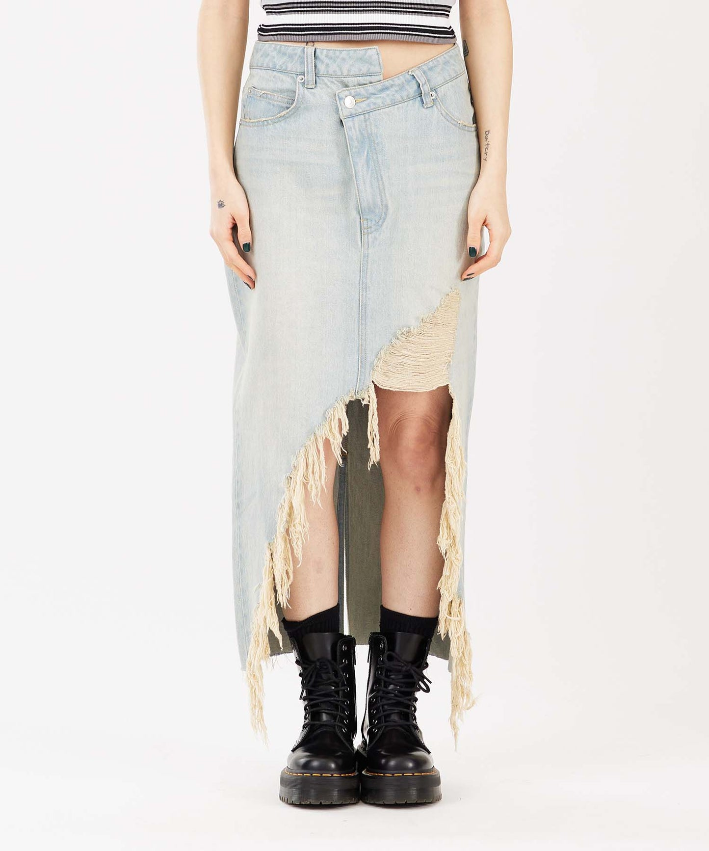 DISTRESSED DENIM SKIRT