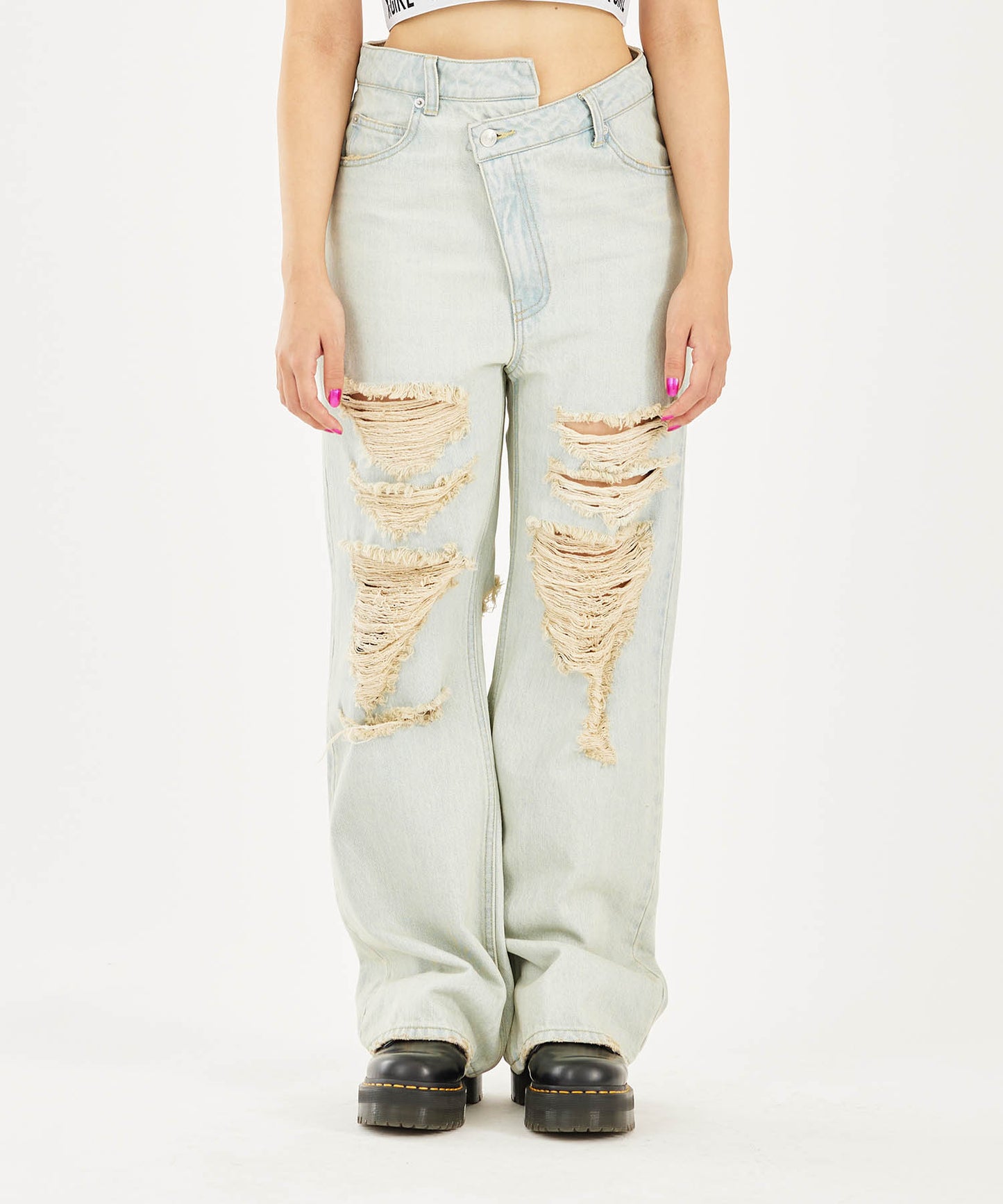 DISTRESSED DENIM PANTS