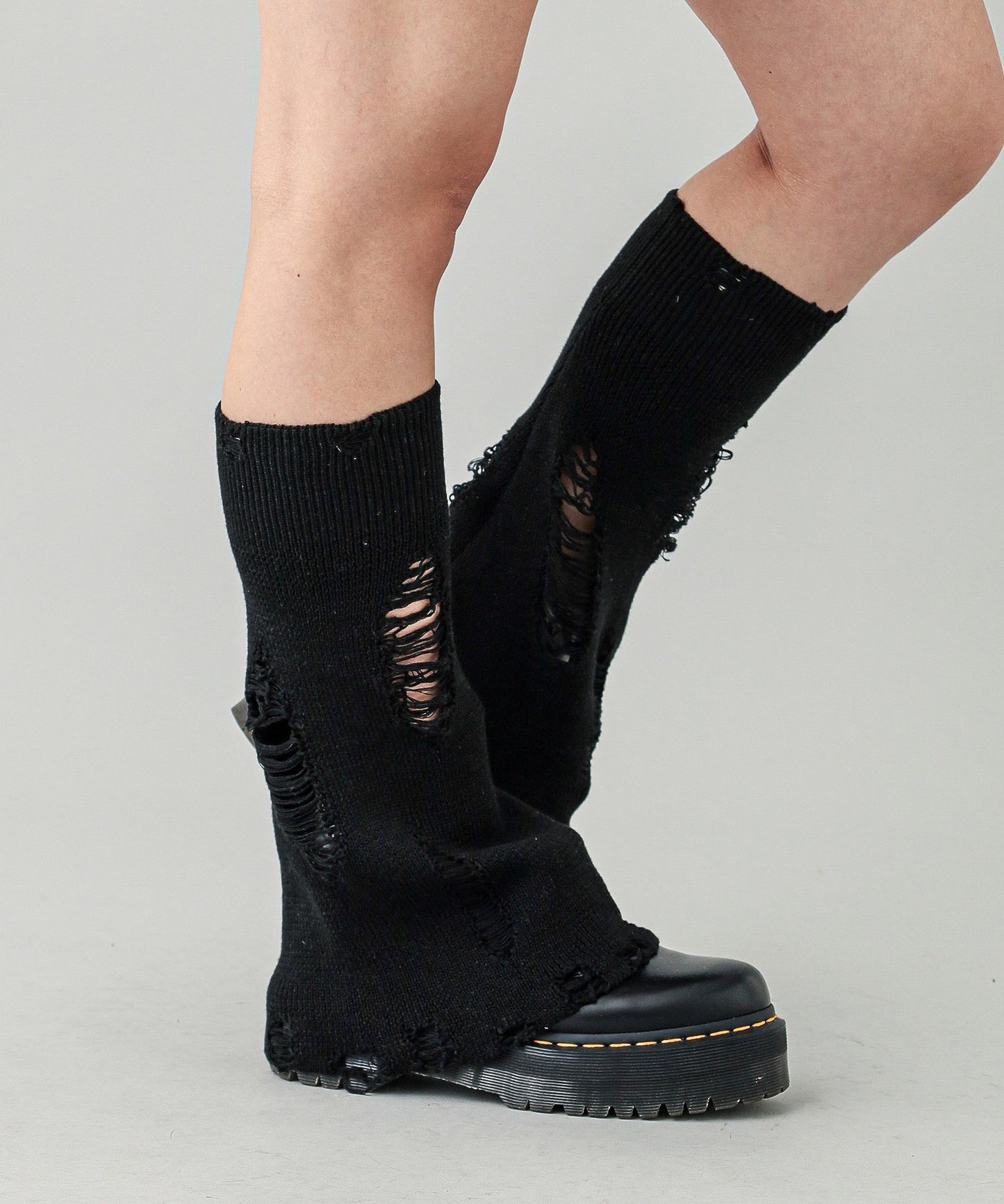 DISTRESSED LEG WARMER