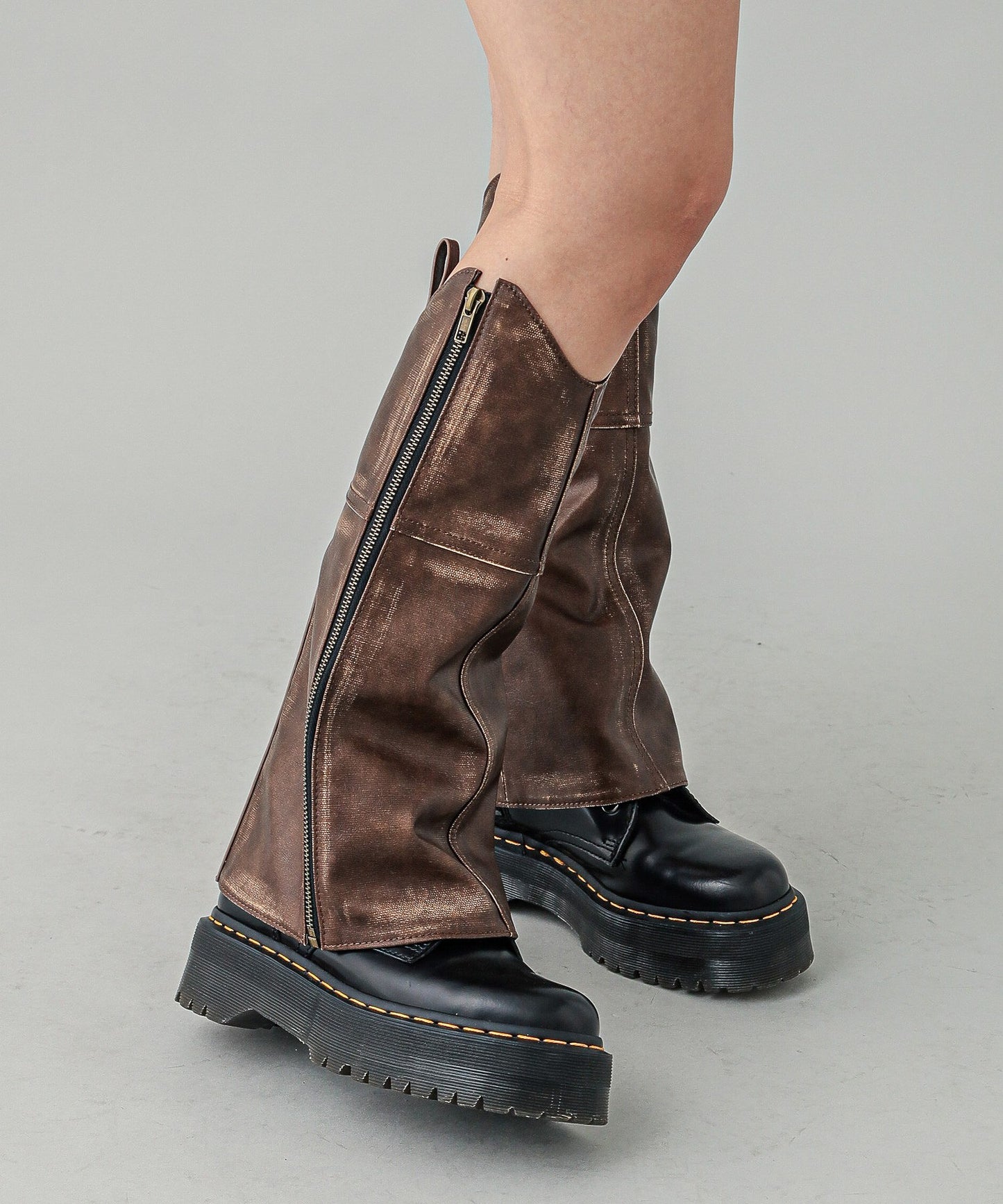 FAUX LEATHER LEG WARMER