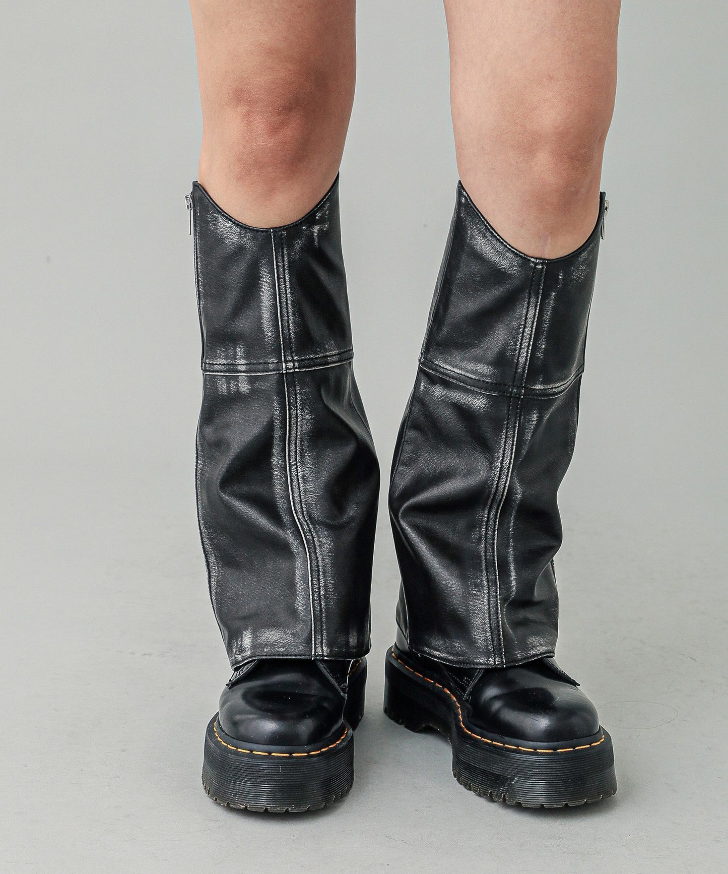 FAUX LEATHER LEG WARMER