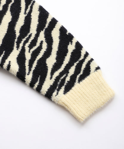 ZEBRA PATTERN OVERSIZED KNIT TOP
