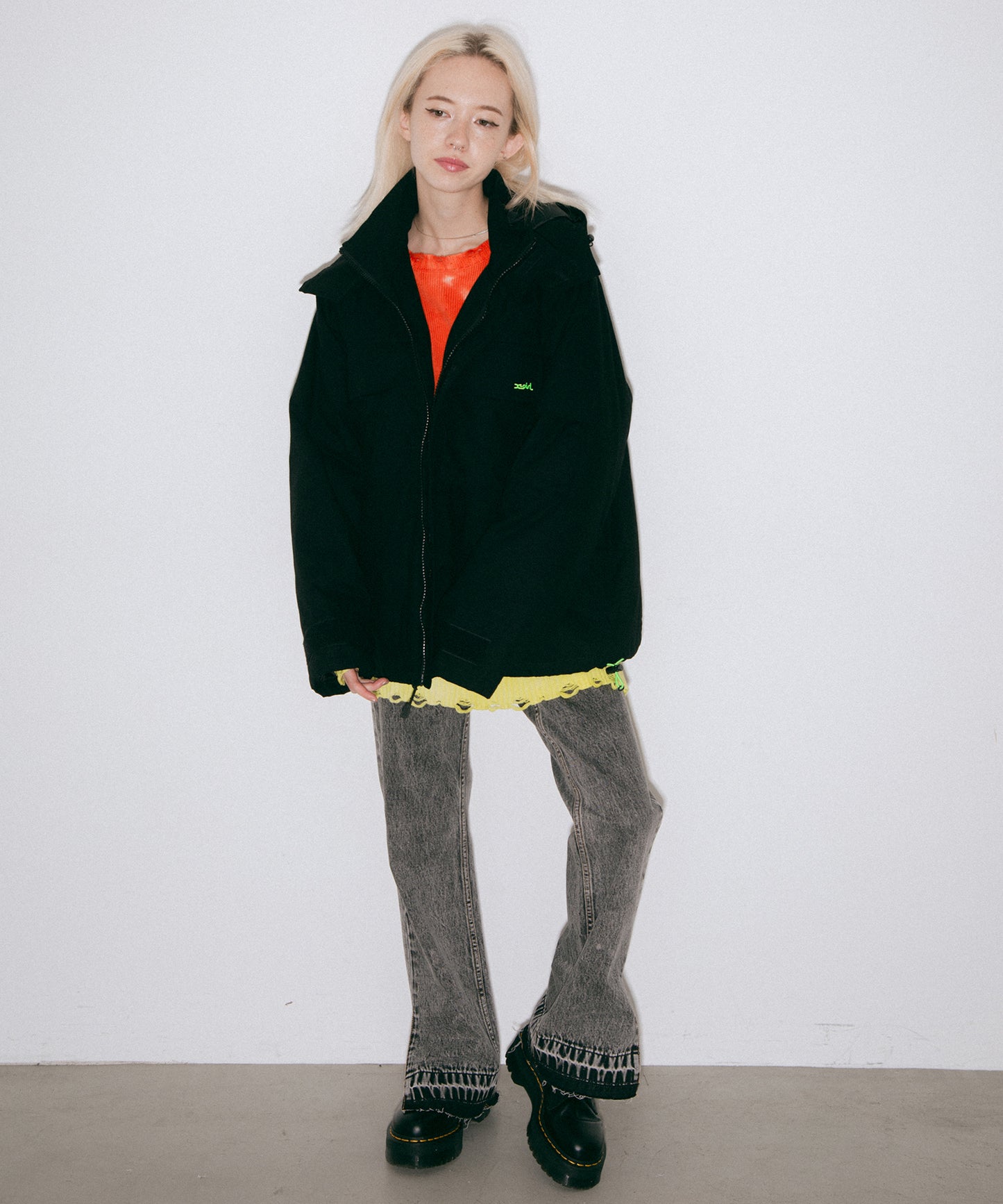 CHEMICAL WASH SIDE SLIT FLARED DENIM PANTS
