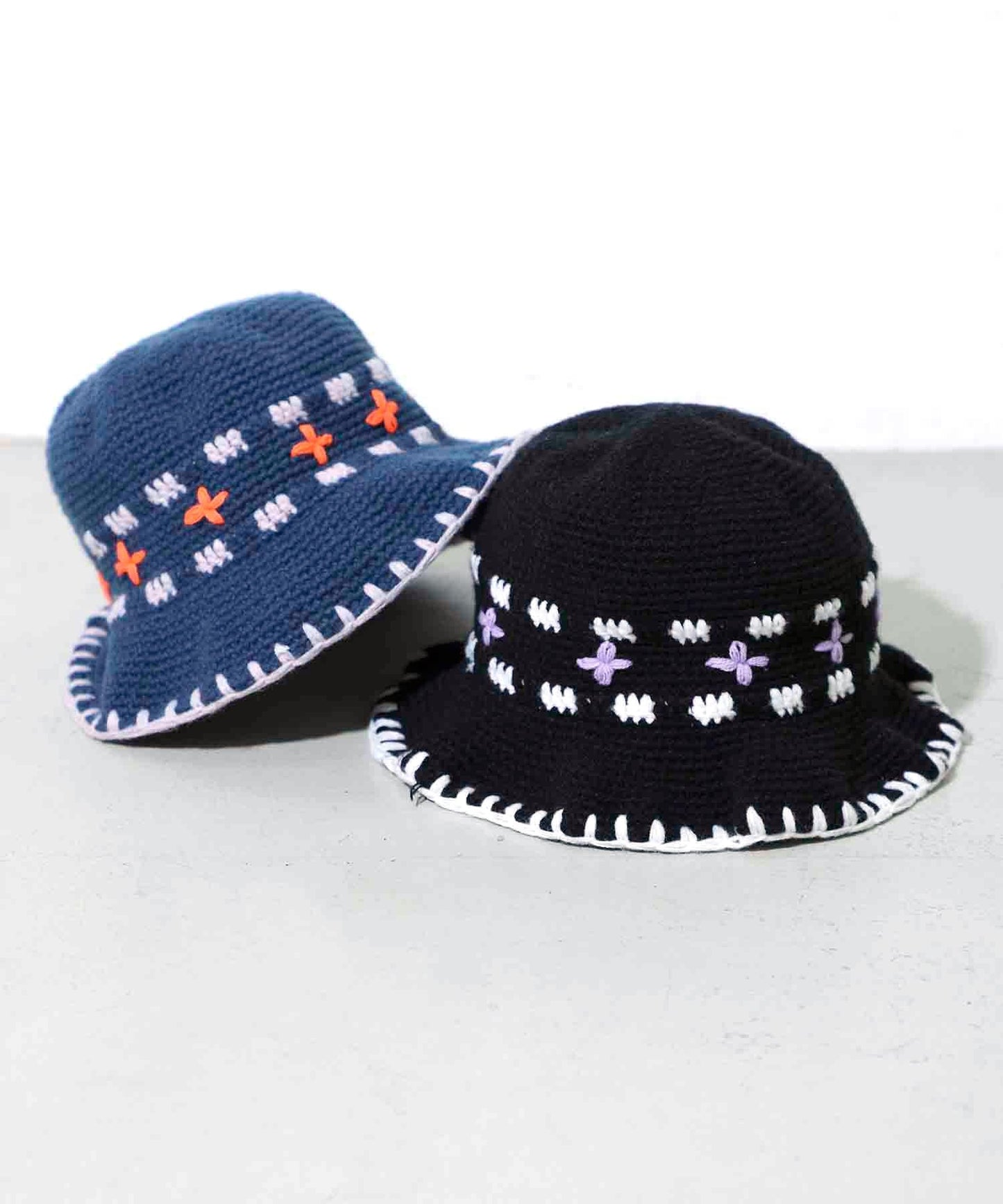 KNIT BUCKET HAT
