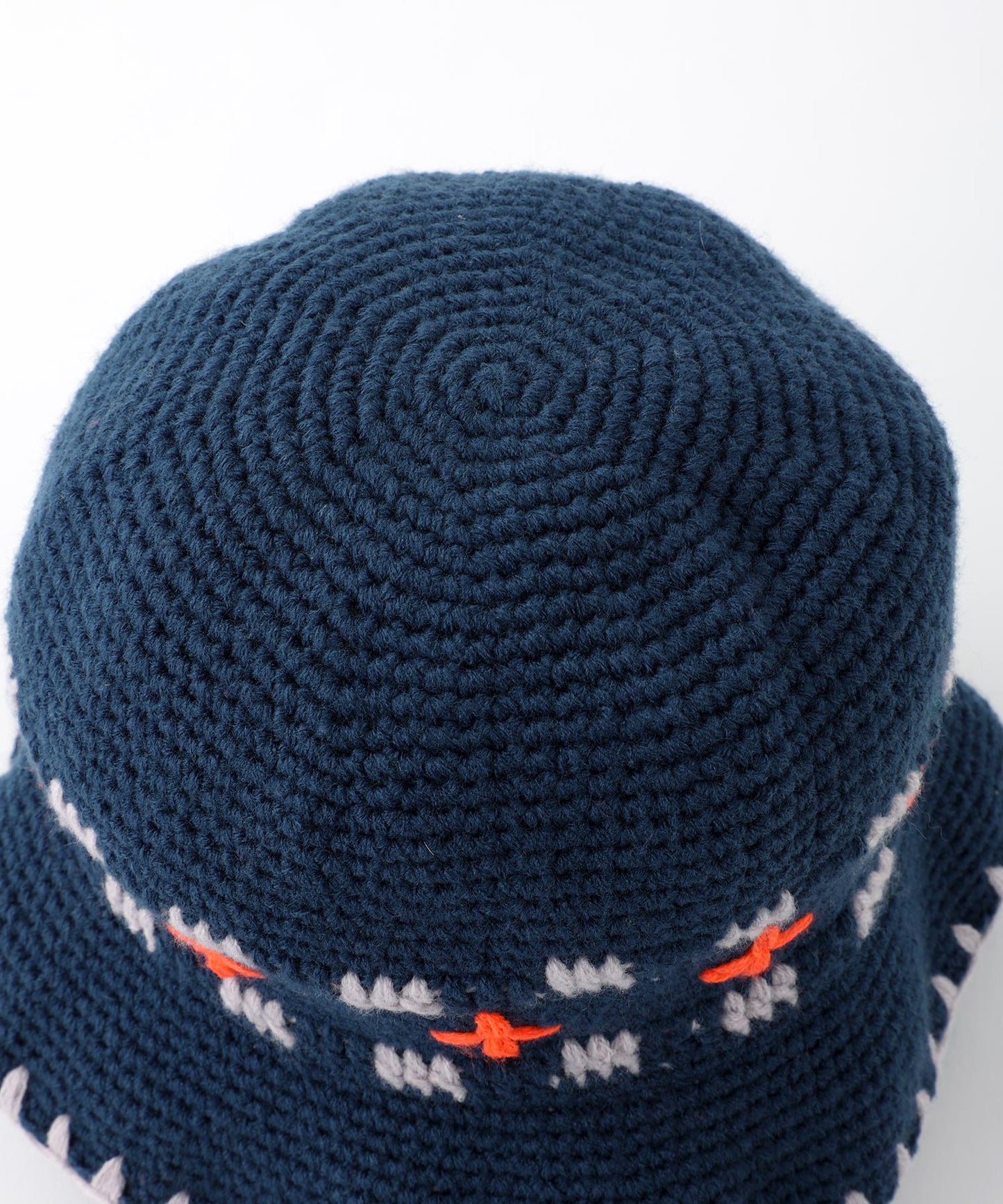 KNIT BUCKET HAT