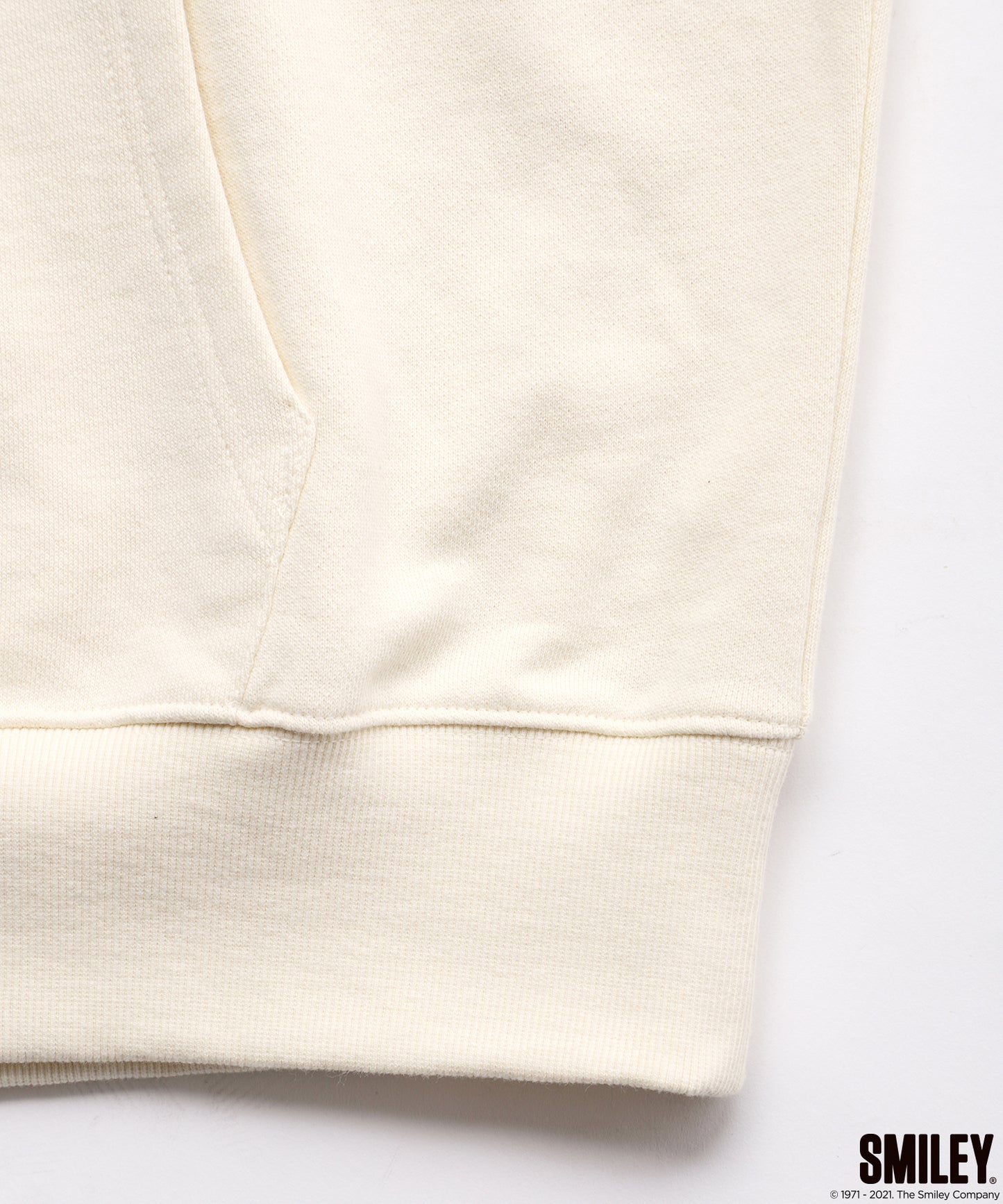 X-girl × CHINATOWN MARKET WINKY SWEAT HOODIE