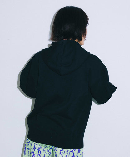 BUTTERFLY PATCH SWEAT HOODIE