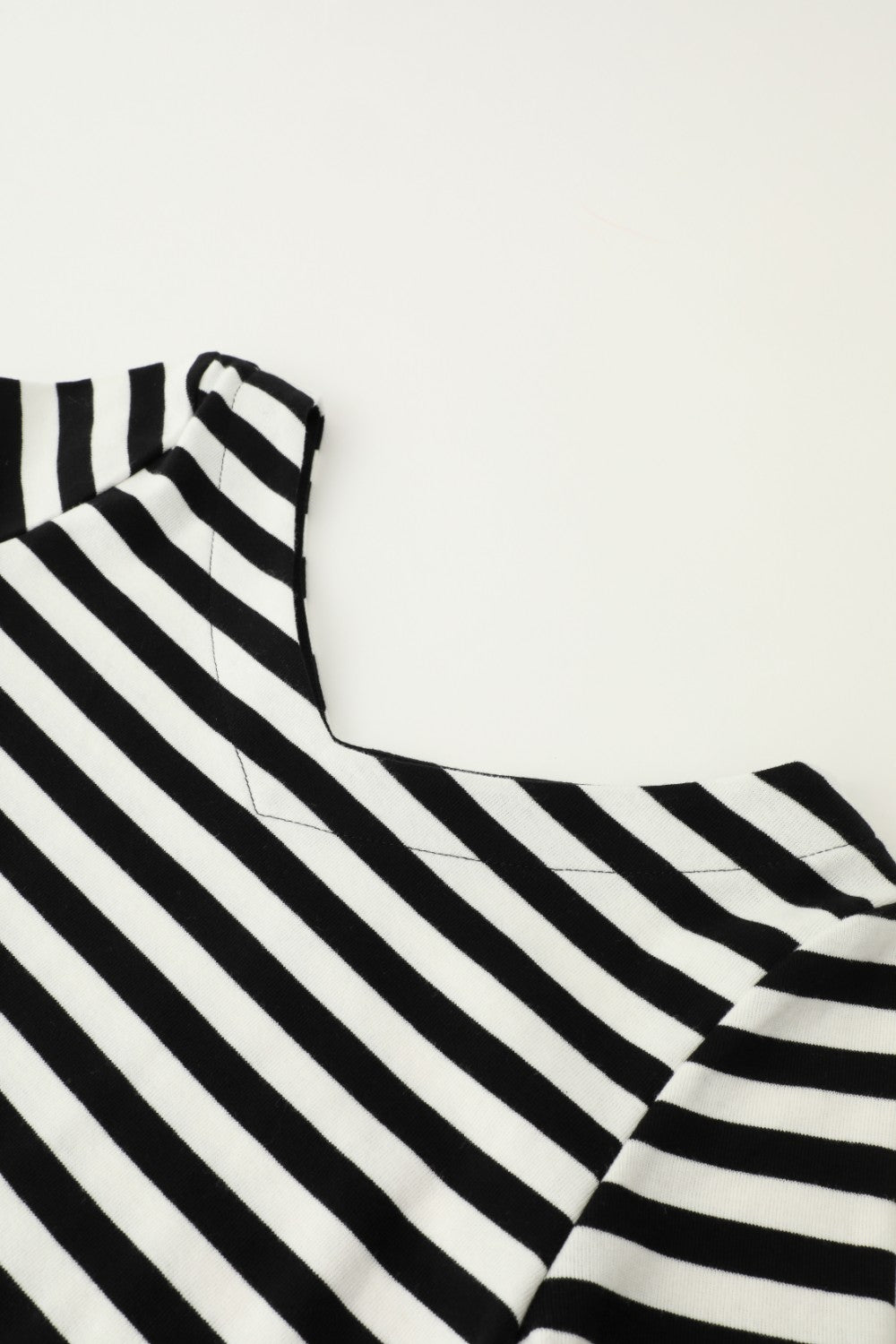 V-NECK STRIPED TOP - X-girl