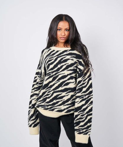 ZEBRA PATTERN OVERSIZED KNIT TOP