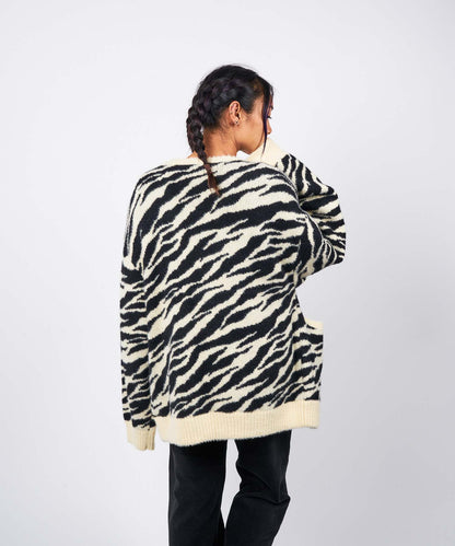 ZEBRA PATTERN OVERSIZED KNIT CARDIGAN